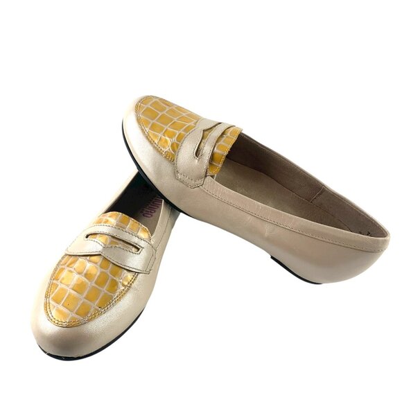 MUNRO Carrie Pearl Leather Yellow Embossed Vamp Loafers **NWOB - Picture 3 of 9